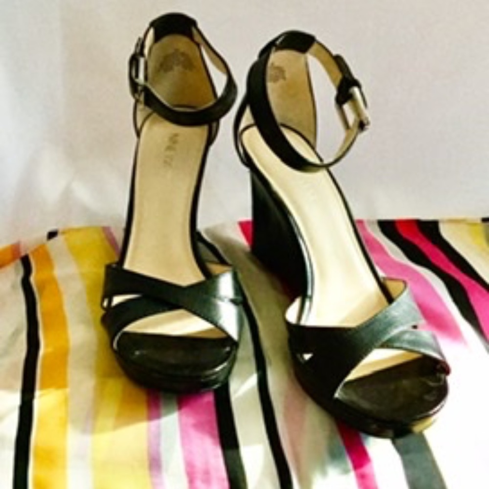 Nine West Black Leather Strap Sandals sz 7m